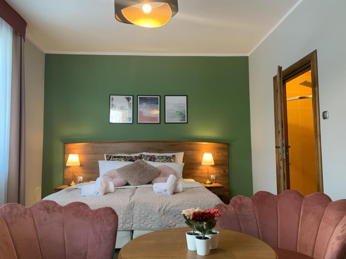 Dw California Bed & Breakfast เรวัล ภายนอก รูปภาพ