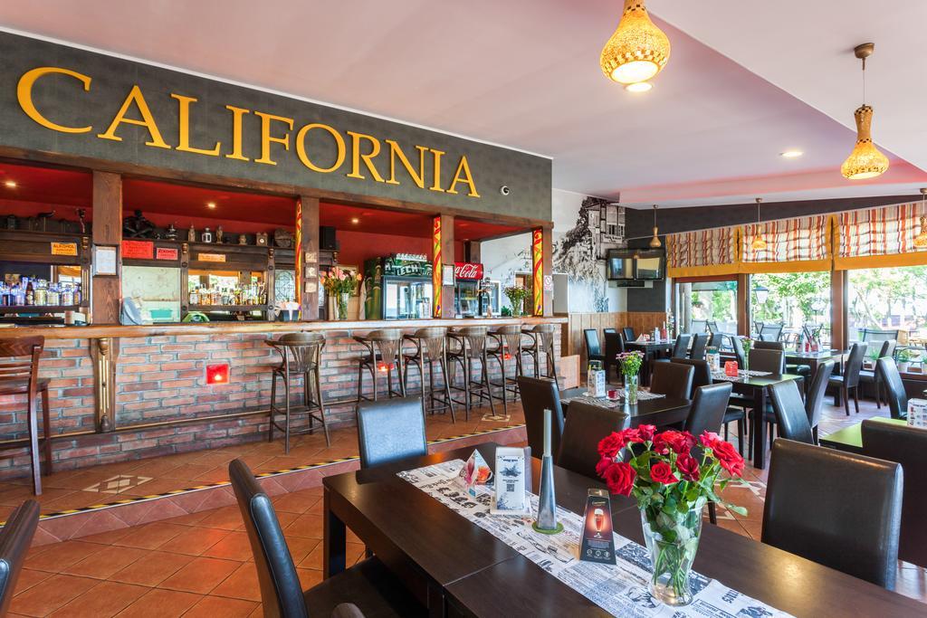 Dw California Bed & Breakfast เรวัล ภายนอก รูปภาพ